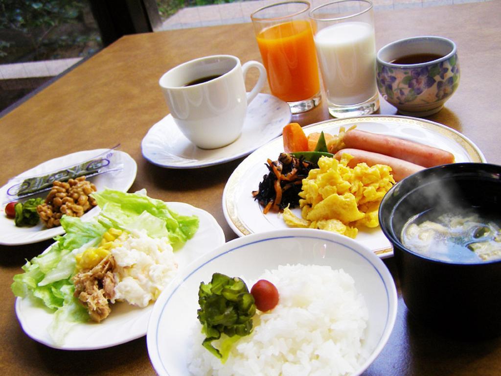 Hotel Tsubame Hills Экстерьер фото